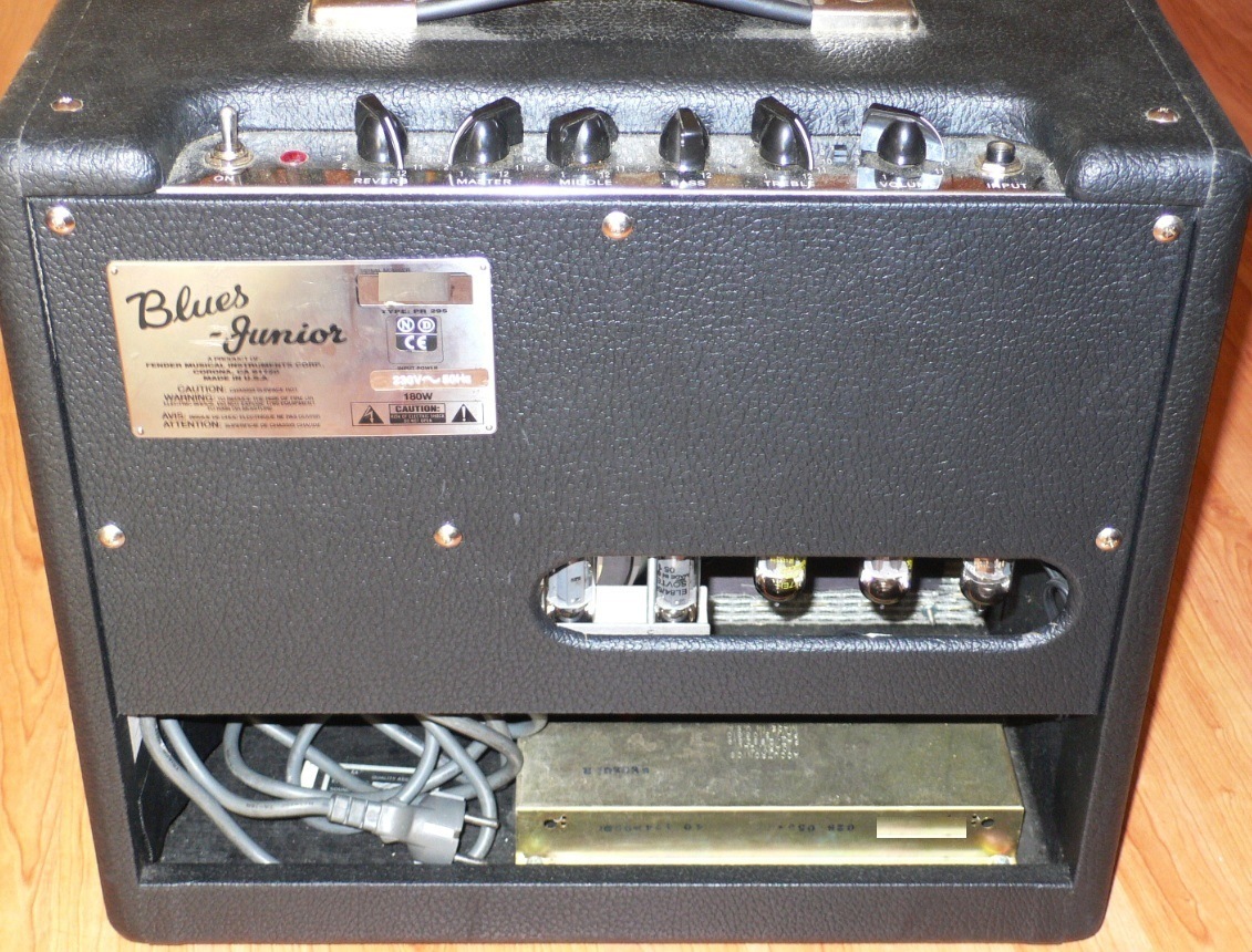 Used fender blues junior amp
